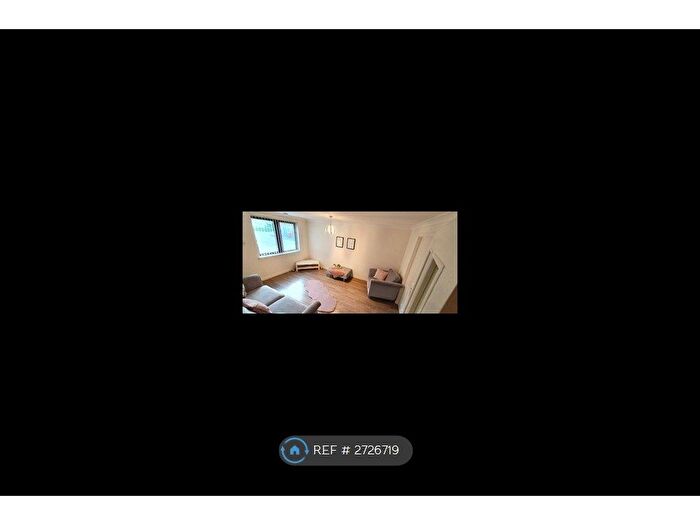 2 Bedroom Flat To Rent In Sinclair Place, Falkirk, FK2