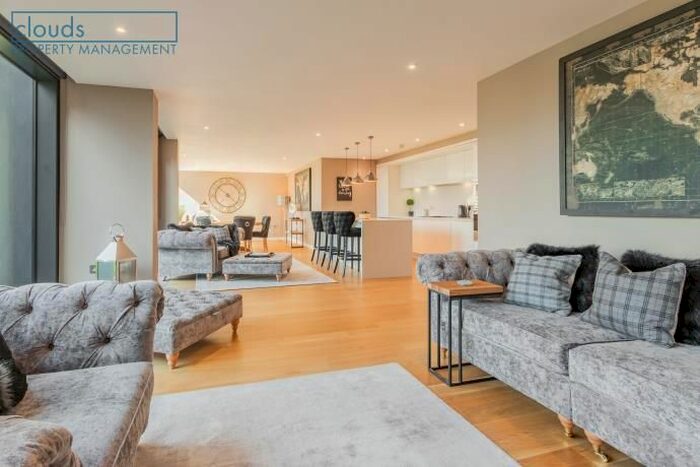 4 Bedroom Flat To Rent In Simpson Loan, Edinburgh, EH3