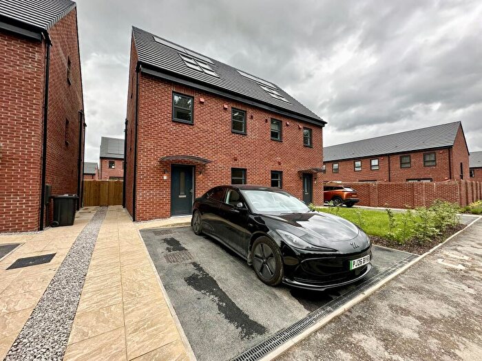 3 Bedroom Semi-Detached House To Rent In Charlotte Fox Lane, Crossgates, Leeds, LS15