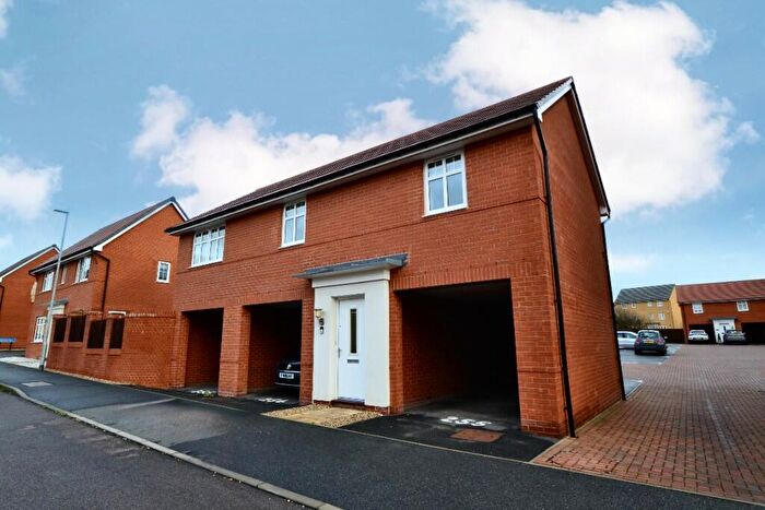 2 Bedroom Coach House For Sale In Lark Lane, Gilden Park, Harlow, Essex, CM17