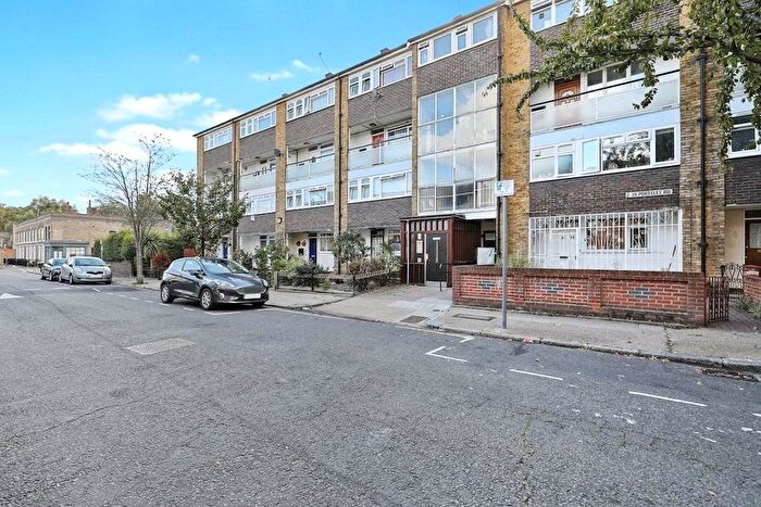 3 Bedroom Flat To Rent In Portelet Road, Stepney, E1