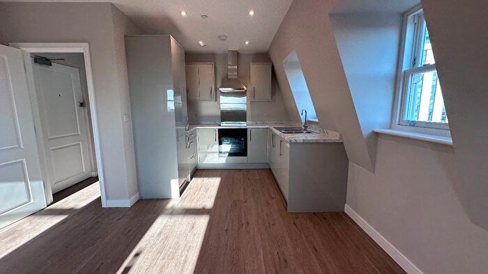 1 Bedroom Flat To Rent In High Street, Sutton, SM1