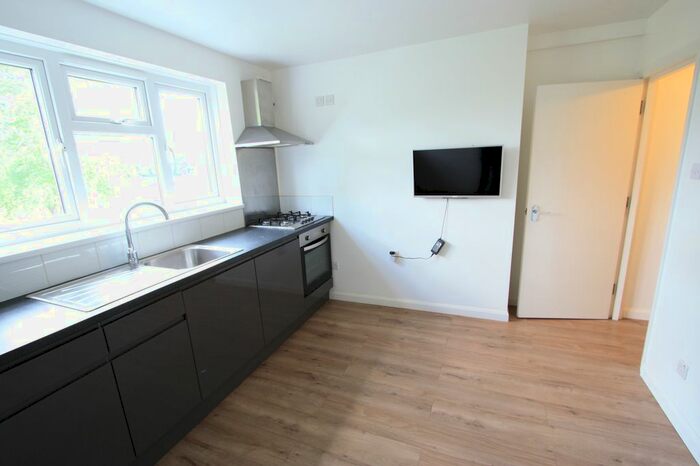 4 Bedroom Flat To Rent In Wycliffe Road, Wimbledon, SW19