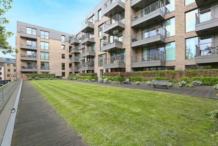 1 Bedroom Flat To Rent In Camberwell Passage, London, SE5