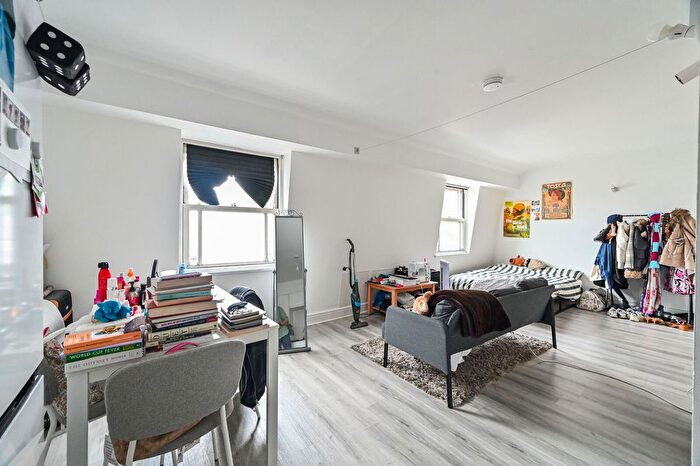 Studio To Rent In Hanover Place, Bow, London, E3