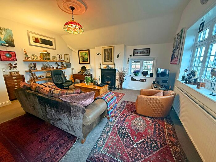 2 Bedroom Flat For Sale In Esplanade Crescent, Scarborough, YO11