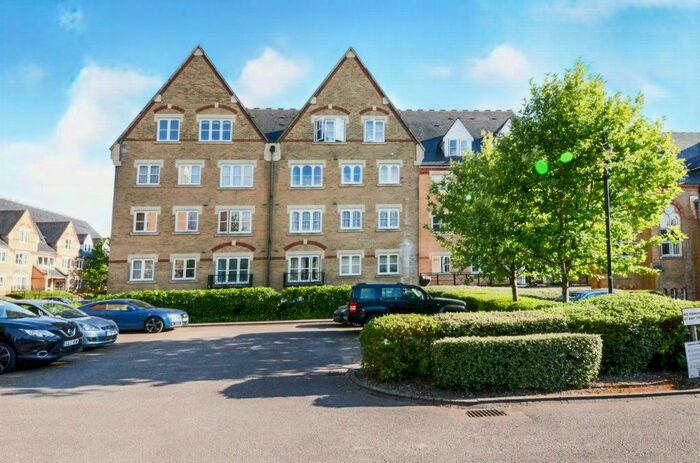 2 Bedroom Flat To Rent In Anglian Close, Watford, WD24