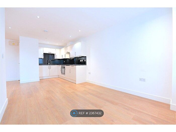 1 Bedroom Flat To Rent In Hopton House, London, SW16