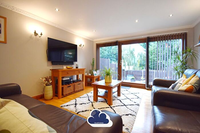 3 Bedroom Terraced House For Sale In Caithness Close, Coventry, CV5