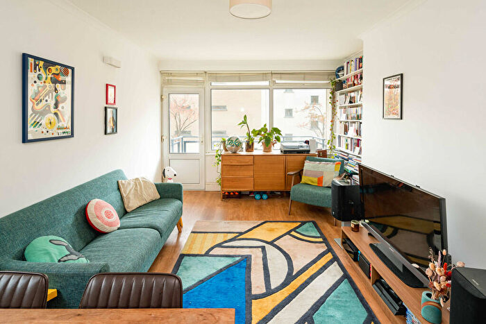 2 Bedroom Apartment For Sale In Champion Park, London, SE5