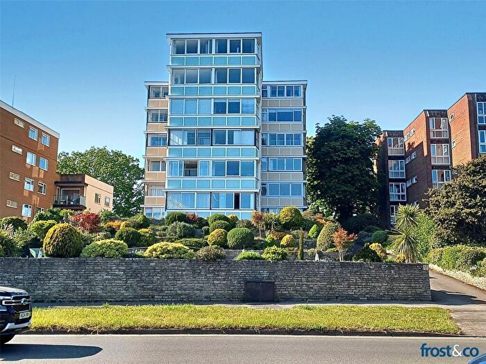 2 Bedroom Apartment For Sale In Parkstone Road, Lower Parkstone, Poole, Dorset, BH15