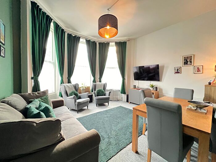 2 Bedroom Flat To Rent In Anerley Park, London, SE20