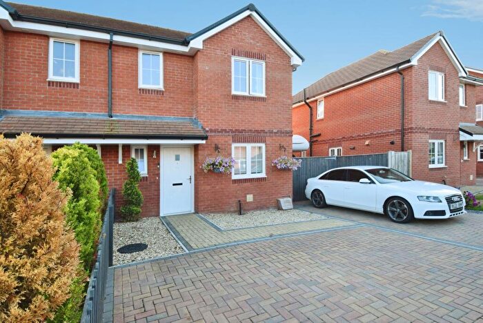 3 Bedroom Semi-Detached House For Sale In Caspars Way, Fordingbridge, SP6