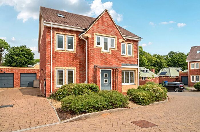 5 Bedroom Detached House For Sale In Trinity Circle, High Wycombe, Buckinghamshire, HP11