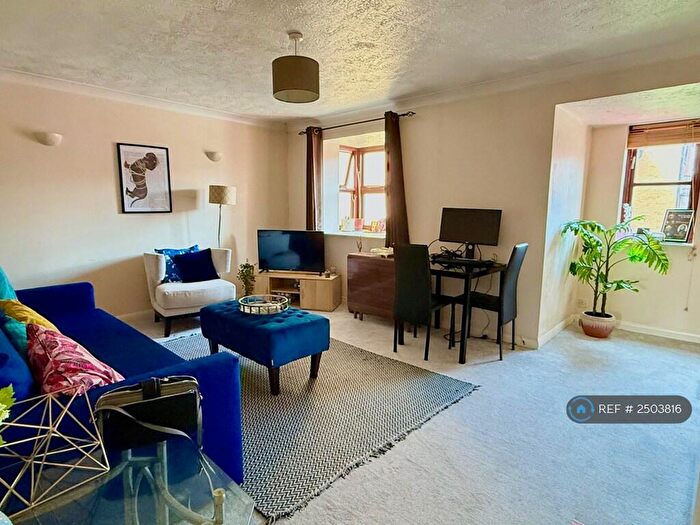 1 Bedroom Flat To Rent In Kingston Gardens, Waddon, Wallington, CR0