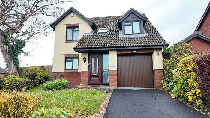 4 Bedroom Detached House For Sale In Rydon Acres, Kingsteignton, TQ12