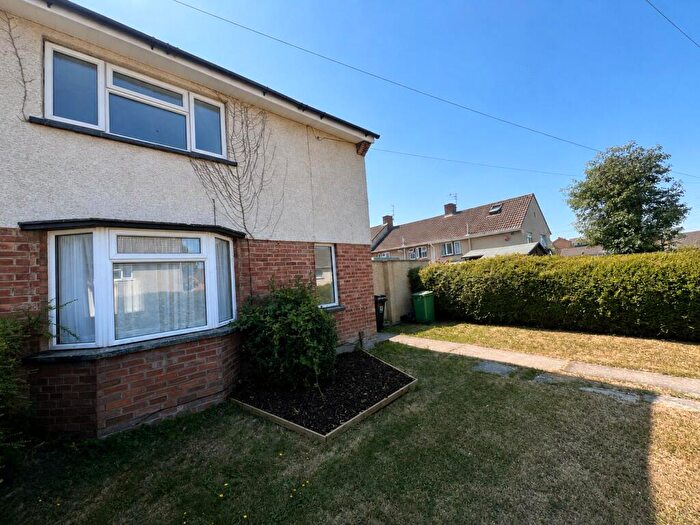 3 Bedroom Semi-Detached House To Rent In Lincoln Close, Keynsham, Bristol, Somerset, BS31