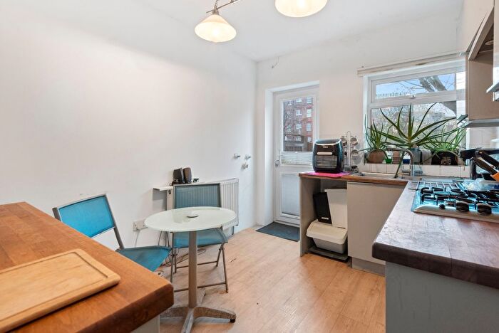 2 Bedroom End Of Terrace House To Rent In Caledonian Road, Bridge Wharf, N1