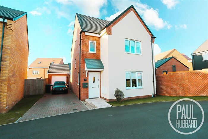 4 Bedroom Detached House For Sale In Lime Avenue, Oulton, NR32