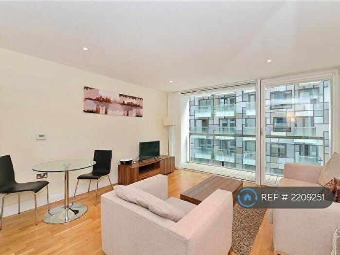 1 Bedroom Flat To Rent In Cobalt Point, London, E14