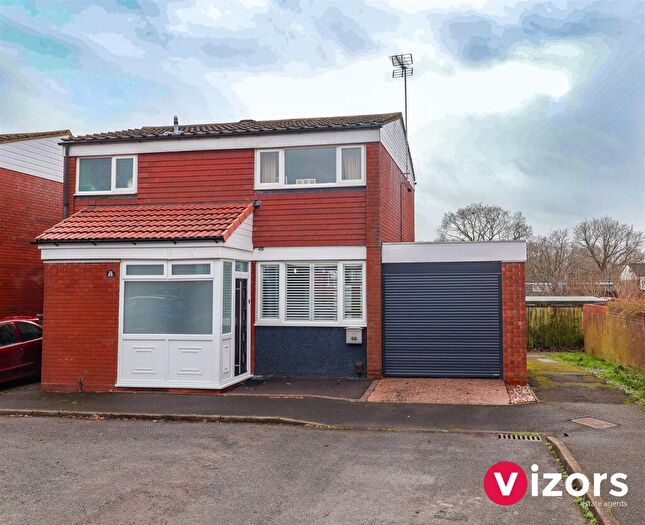 3 Bedroom Link Detached House For Sale In Fulbrook Close, Church Hill South, Redditch, B98