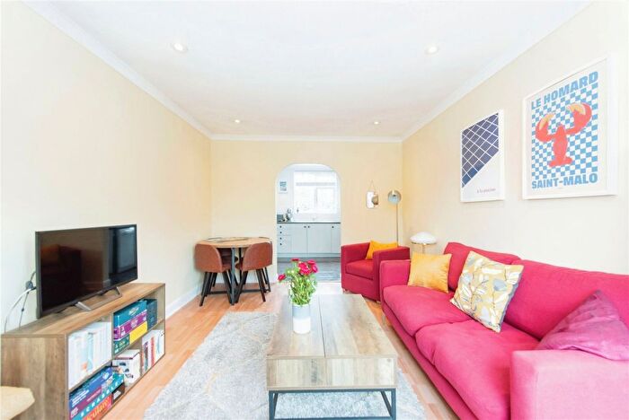 1 Bedroom Flat For Sale In Down Road, Teddington, TW11