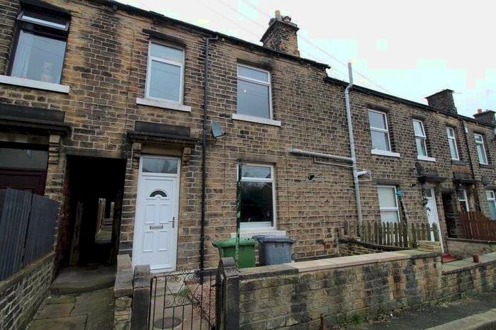 2 Bedroom Property To Rent In Baker Street, Oakes, Huddersfield, HD3