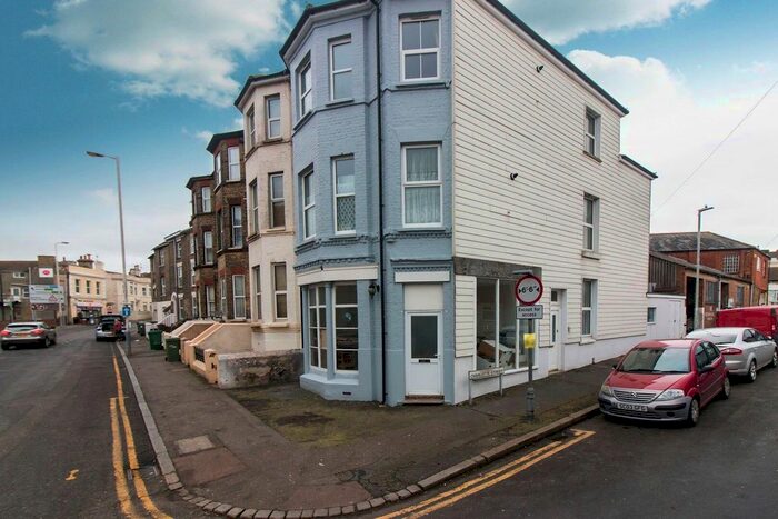 2 Bedroom Flat To Rent In Dover Road, Folkestone CT20