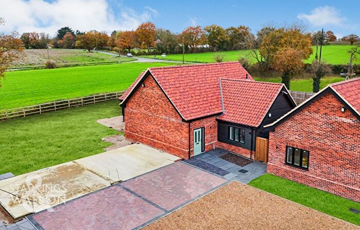 4 Bedroom Chalet For Sale In Mitchells Yard, Mill Road, Winfarthing, Diss, IP22