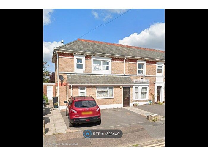 2 Bedroom Flat To Rent In Latimer Road, Bournemouth, BH9