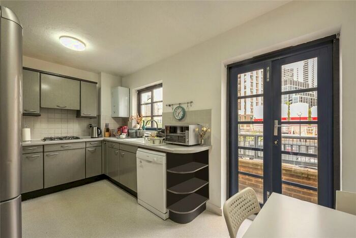 3 Bedroom Terraced House To Rent In Lovegrove Walk, Blackwall, E14