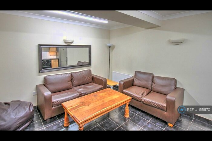 5 Bedroom Flat To Rent In Sirdar Road, Southampton, SO17
