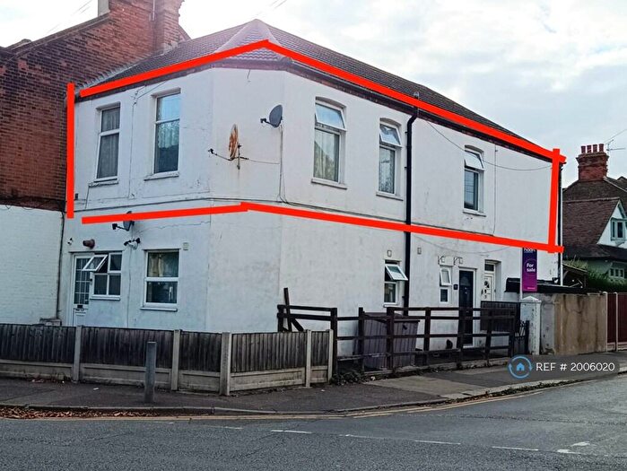 2 Bedroom Flat To Rent In Hamlet Court Road, Essex, SS0