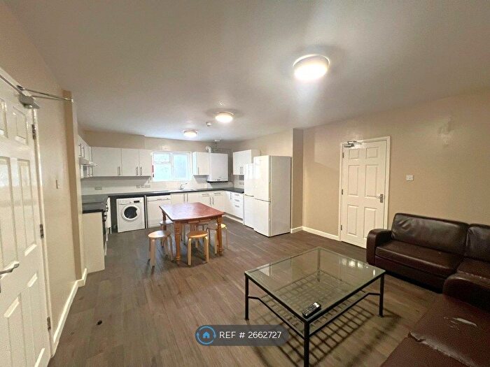 7 Bedroom Flat To Rent In Classic House, Bristol, BS1