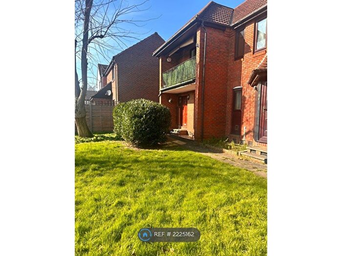 1 Bedroom End Of Terrace House To Rent In Howland Way, London, SE16