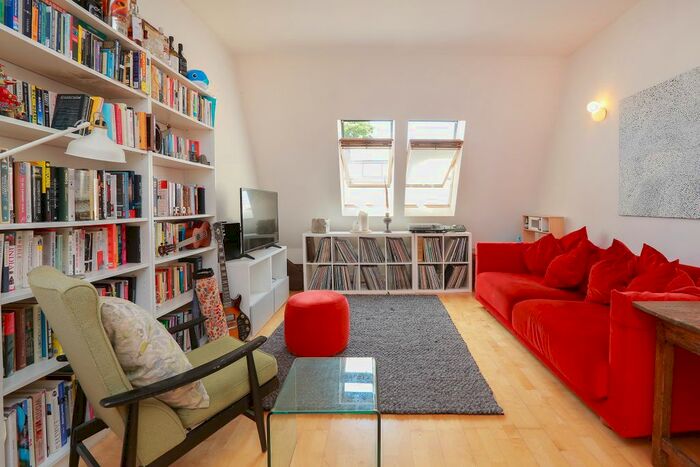 2 Bedroom Flat To Rent In Piano Lane, Carysfort Road, London, N16