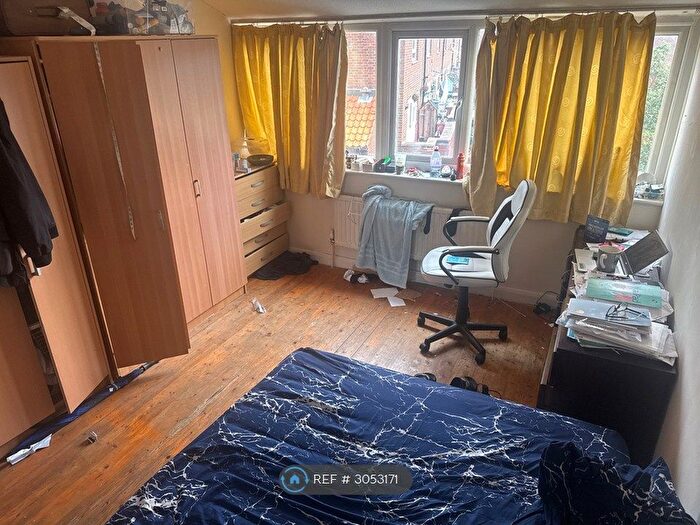 4 Bedroom Flat To Rent In Vauxhall Street, London, SE11