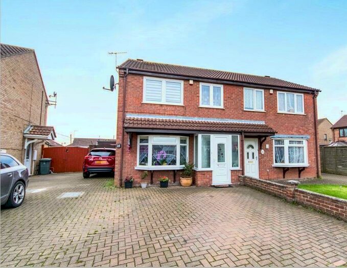 3 Bedroom Semi-Detached House To Rent In Fox Close, Boston, PE21