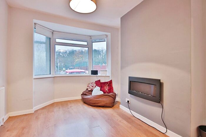 2 Bedroom End Of Terrace House For Sale In Thoresby Street, Hull, HU5