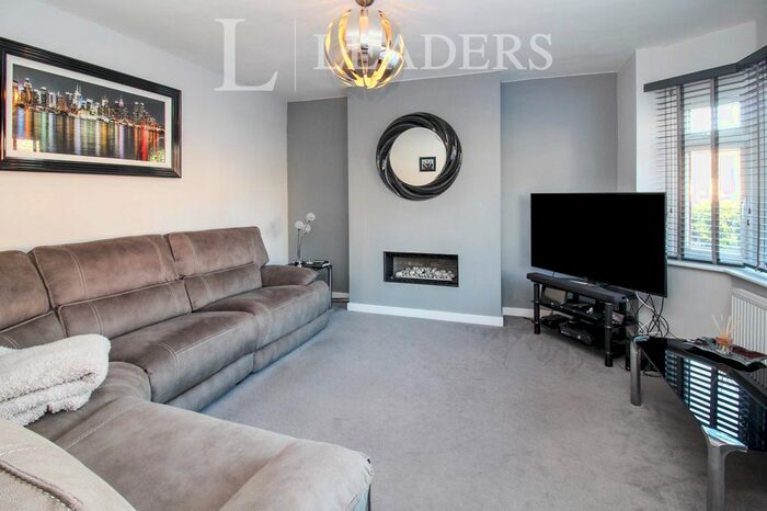 3 Bedroom Semi-Detached House To Rent In Woodland Road, Kenilworth CV8