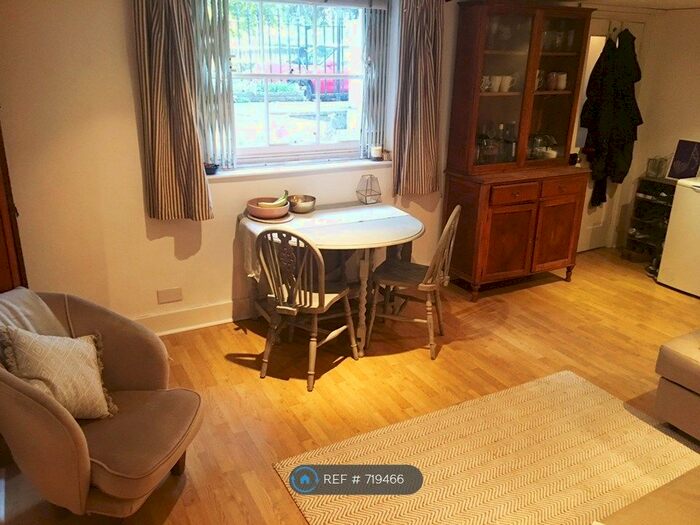 1 Bedroom Flat To Rent In Addington Square, London, SE5