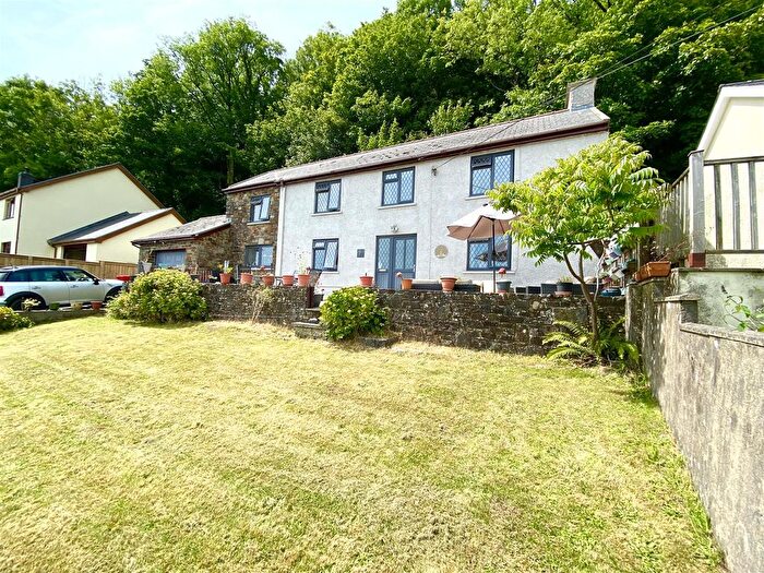 3 Bedroom Detached House For Sale In Llanmiloe Bach, Llanmiloe, Carmarthen, SA33