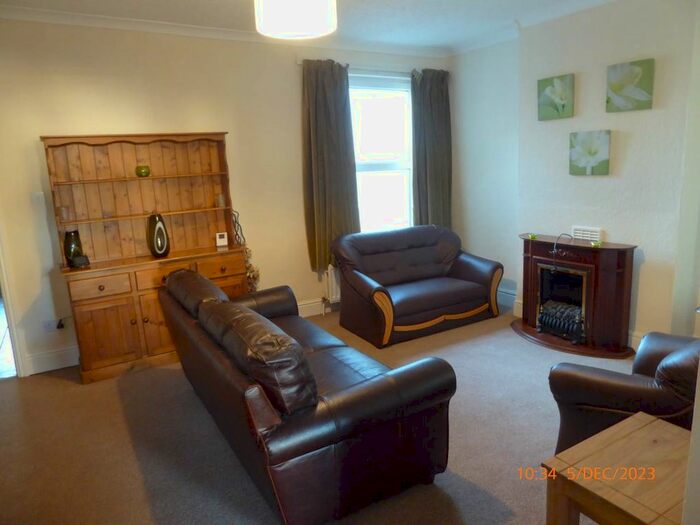 2 Bedroom Flat To Rent In Pentre Road, St. Clears, Carmarthen, SA33