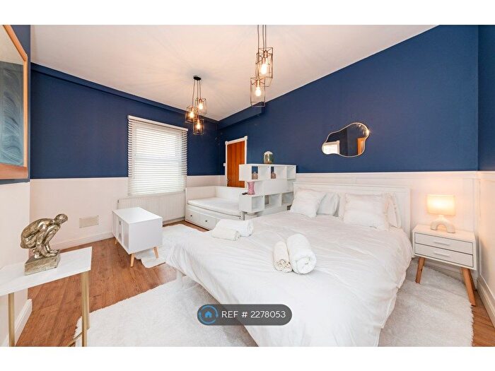 1 Bedroom Flat To Rent In Goosbrok Road, Reading, RG4