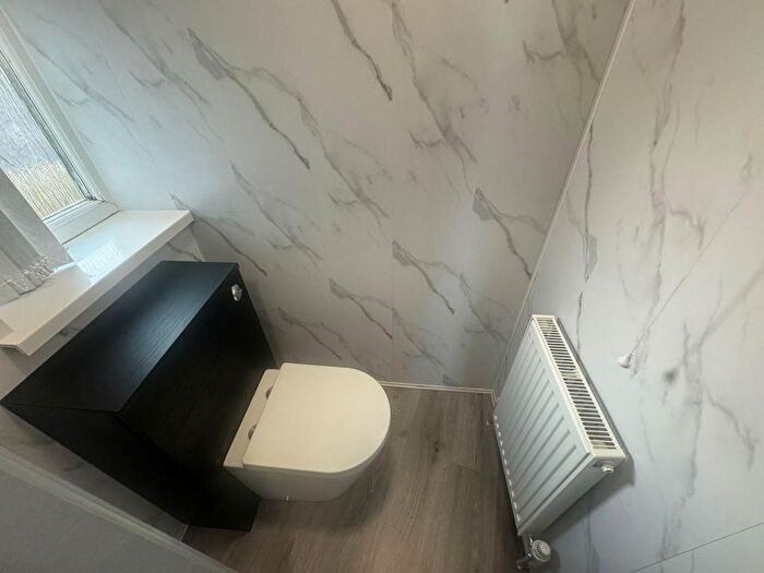 2 Bedroom Flat To Rent In B Dillwyn Road, Sketty, Swansea, SA2