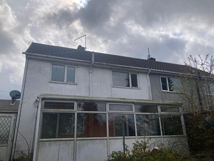 3 Bedroom Semi-Detached House For Sale In Preston Road, NG21