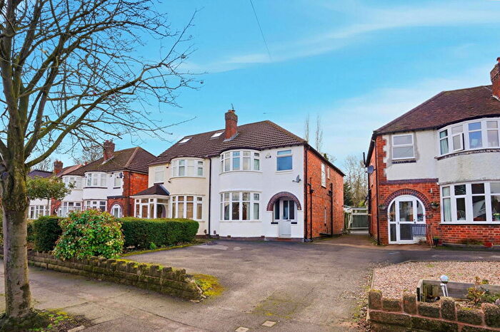 3 Bedroom Semi Detached House For Sale In Braemar Road, Solihull, B92