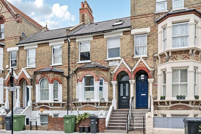2 Bedroom Flat For Sale In Elm Park, Brixton Hill, London, SW2