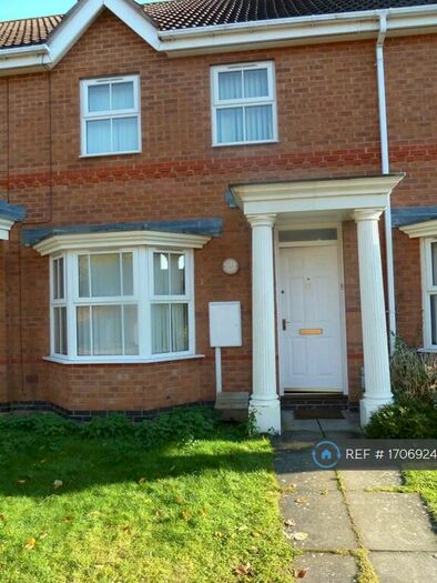 3 Bedroom Semi-Detached House To Rent In Woodgate Road, Northampton, NN4