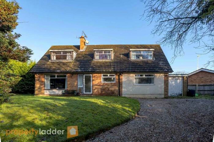 3 Bedroom Chalet House For Sale In Lion Road, Buxton, NR10